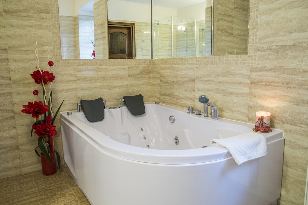 Hotel Mazurski Dworek Mikołajki Habitación foto