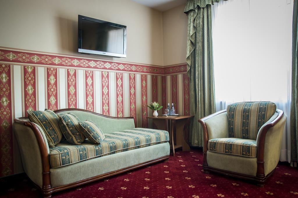 Hotel Mazurski Dworek Mikołajki Habitación foto