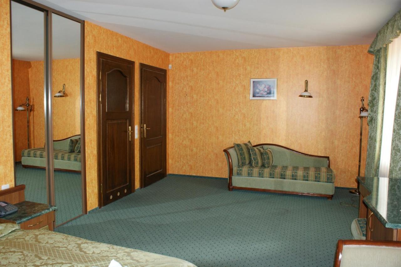 Hotel Mazurski Dworek Mikołajki Habitación foto