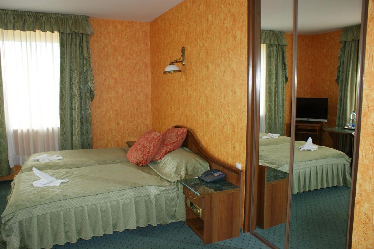 Hotel Mazurski Dworek Mikołajki Habitación foto